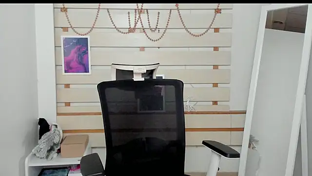 Josephine Kiss online show from 01-29-25, 10:53