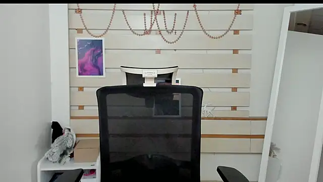 Josephine Kiss online show from 01-30-25, 01:55