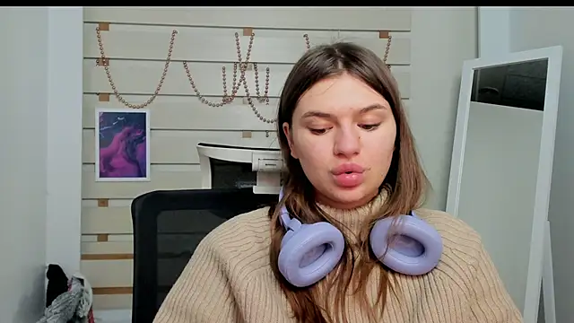 Josephine Kiss online show from 02-05-25, 08:35