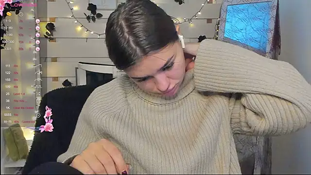 Josephine Kiss online show from 10-27-25, 01:37