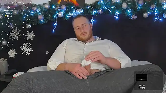 Snapshot of RoddyStill chatting on 12-12-24, 04:53 RoddyStill online show from 12-12-24, 04:53