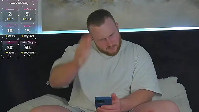 Snapshot of RoddyStill chatting on 02-15-25, 06:23 RoddyStill online show from 02-15-25, 06:23