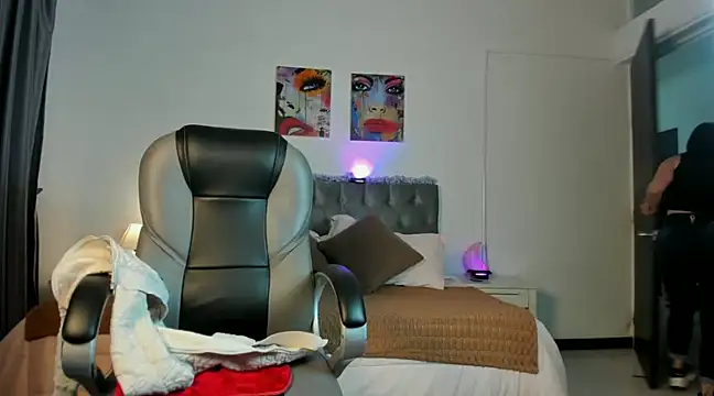 Snapshot of Jayden_Jonnes chatting on 01-22-25, 11:23 Jayden Jonnes online show from 01-22-25, 11:23