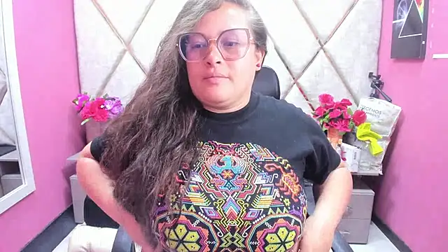 SaraThomso online show from 11-29-25, 01:58