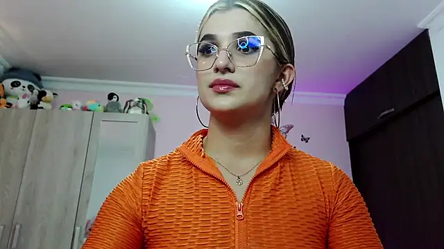 caroline jonson online show from 12-08-24, 07:11