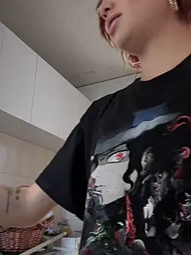 Lorraine Leon online show from 12-24-24, 04:51