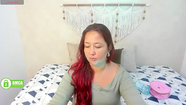 Snapshot of _anavictoria_ chatting on 09-13-25, 12:16  anavictoria  online show from 09-13-25, 12:16