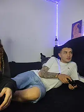 Snapshot of Tifanny_Sweett chatting on 11-14-25, 07:40 Tifanny Sweett online show from 11-14-25, 07:40