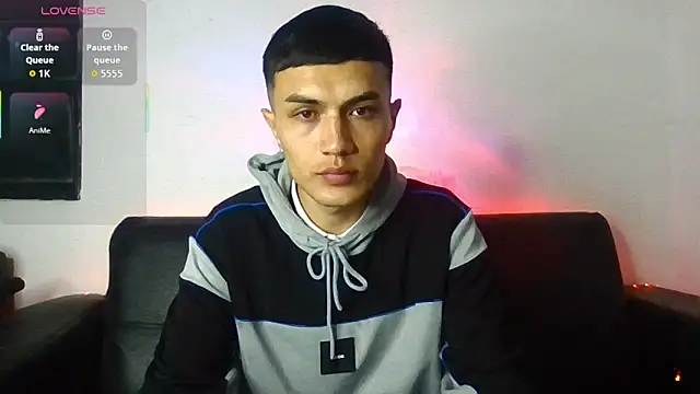 Snapshot of Tifanny_Sweett chatting on 02-10-26, 11:42 Tifanny Sweett online show from 02-10-26, 11:42