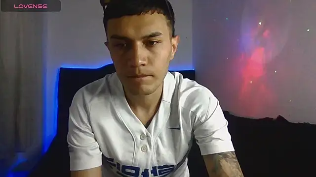 Snapshot of Tifanny_Sweett chatting on 02-26-26, 01:26 Tifanny Sweett online show from 02-26-26, 01:26