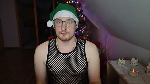 Snapshot of Relsxboy chatting on 12-24-24, 07:11 Relsxboy online show from 12-24-24, 07:11