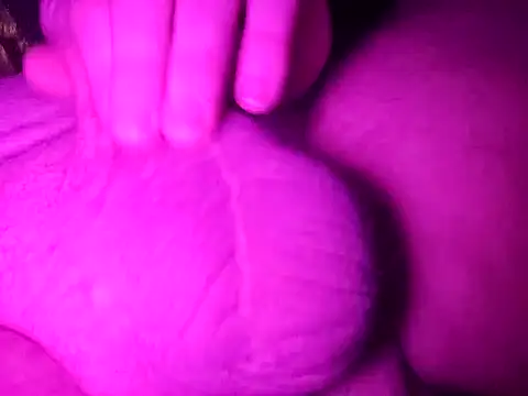 Snapshot of Barrentine88 chatting on 02-11-25, 01:20 Barrentine88 online show from 02-11-25, 01:20