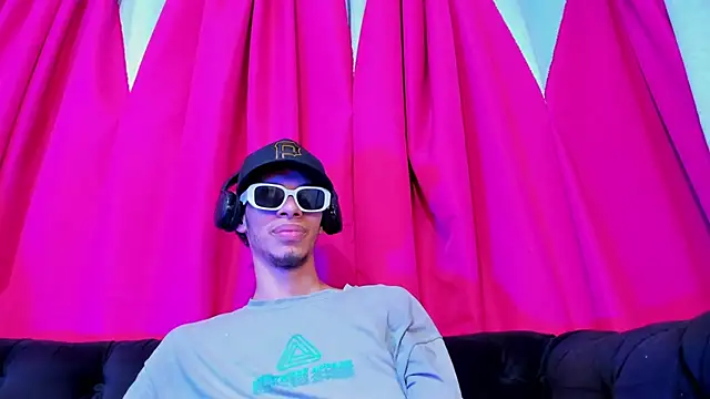 Snapshot of TomyMosterCock chatting on 12-20-24, 12:52 TomyMosterCock online show from 12-20-24, 12:52