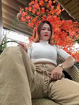 Snapshot of Emily_9xx chatting on 03-14-25, 04:43 Emily 9xx online show from 03-14-25, 04:43