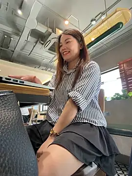 Snapshot of Emily_9xx chatting on 11-23-25, 04:56 Emily 9xx online show from 11-23-25, 04:56