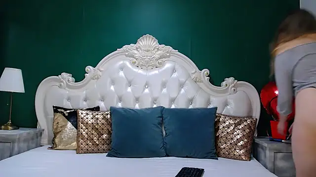 ArielBurn online show from 02-19-25, 07:27