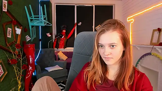 Snapshot of LolaLemona chatting on 12-26-24, 04:14 LolaLemona online show from 12-26-24, 04:14