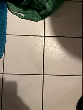 Snapshot of Kemenyfasz93 chatting on 11-12-25, 03:23 Kemenyfasz93 online show from 11-12-25, 03:23