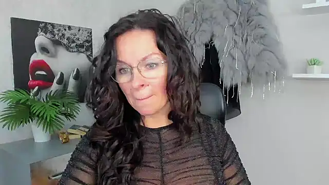 HelenLuxx online show from 02-06-25, 10:15