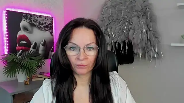 HelenLuxx online show from 03-03-25, 01:42