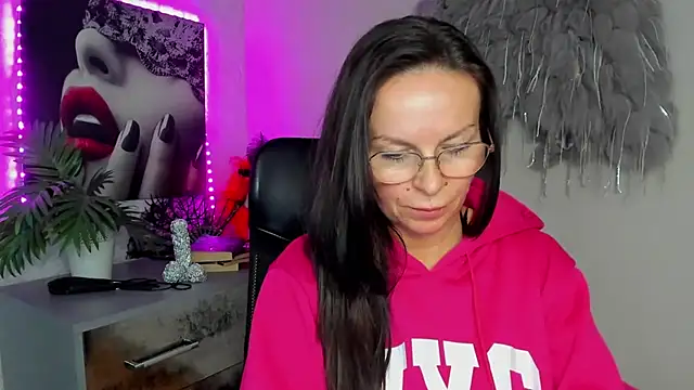 HelenLuxx online show from 03-11-26, 04:13