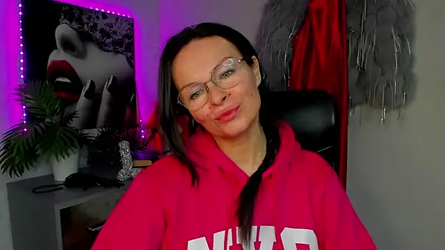 HelenLuxx online show from 03-18-26, 04:21