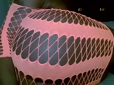 Its tyra online show from 10-08-25, 06:16