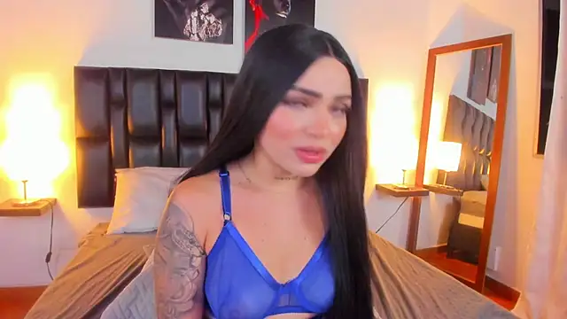 Snapshot of NicoleRouss chatting on 01-08-25, 04:02 NicoleRouss online show from 01-08-25, 04:02