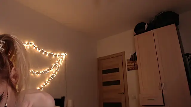 amber quell here online show from 02-09-25, 05:22