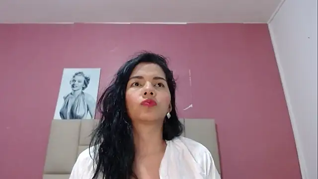 Snapshot of Amelia_Debora_Antonella chatting on 01-30-25, 12:37 Amelia Debora Antonella online show from 01-30-25, 12:37