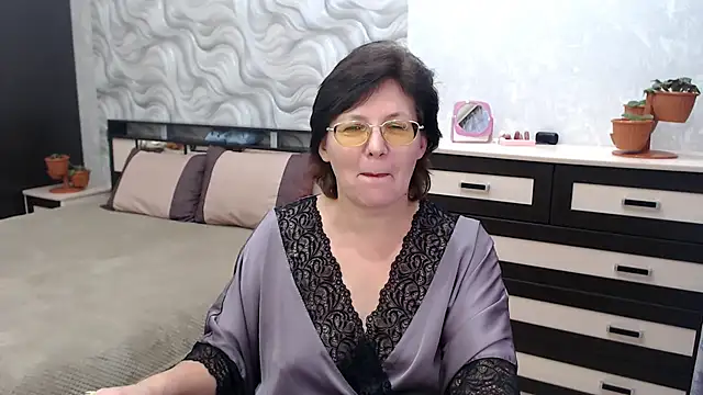 Snapshot of VitaCharm chatting on 12-09-24, 07:50 VitaCharm online show from 12-09-24, 07:50