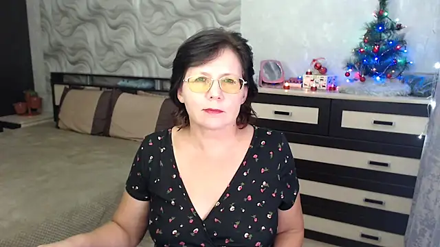 Snapshot of VitaCharm chatting on 12-29-24, 06:49 VitaCharm online show from 12-29-24, 06:49