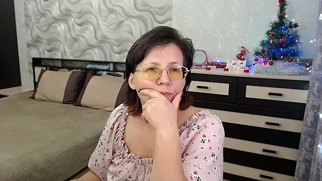 Snapshot of VitaCharm chatting on 01-10-25, 10:36 VitaCharm online show from 01-10-25, 10:36