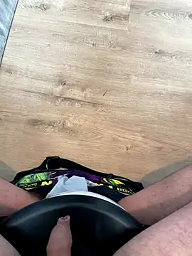 Snapshot of jaimelesexe85 chatting on 11-29-25, 11:35 jaimelesexe85 online show from 11-29-25, 11:35