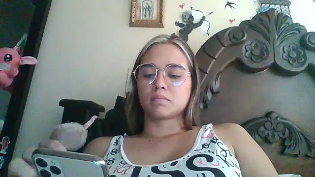 trianabell online show from 02-21-25, 06:48