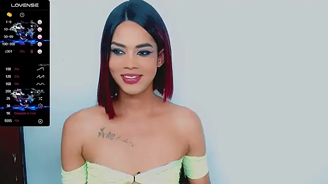 Snapshot of Amanda_bigx chatting on 01-05-25, 03:02 Amanda bigx online show from 01-05-25, 03:02