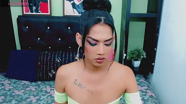 Snapshot of Amanda_bigx chatting on 01-18-25, 04:37 Amanda bigx online show from 01-18-25, 04:37