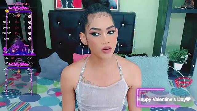 Snapshot of Amanda_bigx chatting on 02-15-25, 06:33 Amanda bigx online show from 02-15-25, 06:33