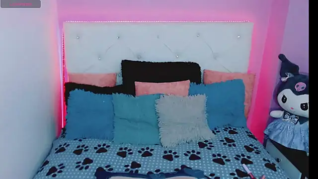 Snapshot of Amanda_bigx chatting on 09-18-25, 05:20 Amanda bigx online show from 09-18-25, 05:20