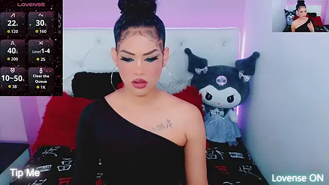 Snapshot of Amanda_bigx chatting on 10-24-25, 04:42 Amanda bigx online show from 10-24-25, 04:42