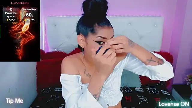 Snapshot of Amanda_bigx chatting on 11-02-25, 06:05 Amanda bigx online show from 11-02-25, 06:05