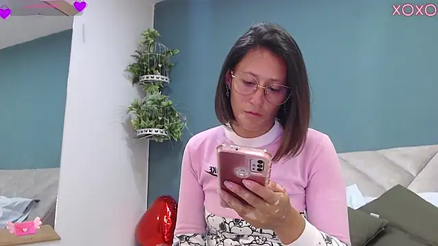 SharisWillian online show from 09-19-25, 04:03