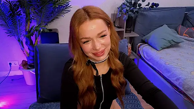 Snapshot of Lily_Yin chatting on 12-31-24, 02:08 Lily Yin online show from 12-31-24, 02:08