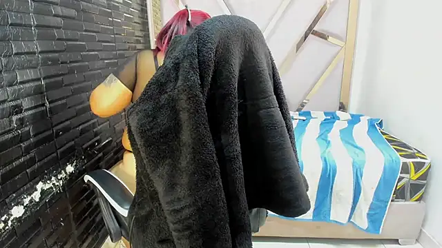 DaianaLutz online show from 10-23-25, 01:54