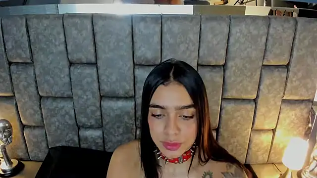 Snapshot of Foxy_Assh_ chatting on 02-18-25, 02:38 Foxy Assh online show from 02-18-25, 02:38