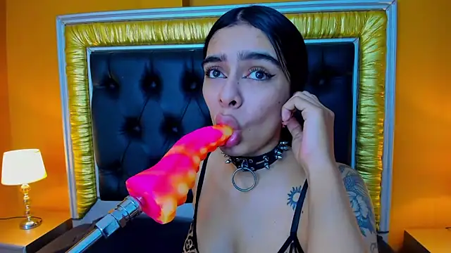 Snapshot of Foxy_Assh_ chatting on 03-21-25, 11:55 Foxy Assh online show from 03-21-25, 11:55