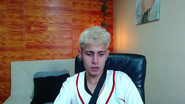 Snapshot of Bastiaan_28 chatting on 12-11-24, 01:26 Bastiaan 28 online show from 12-11-24, 01:26