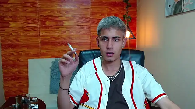 Snapshot of Bastiaan_28 chatting on 12-20-24, 01:36 Bastiaan 28 online show from 12-20-24, 01:36