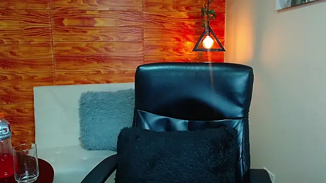 Snapshot of Bastiaan_28 chatting on 12-24-24, 02:10 Bastiaan 28 online show from 12-24-24, 02:10