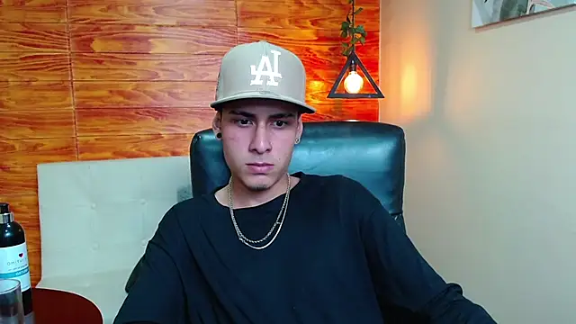 Snapshot of Bastiaan_28 chatting on 12-31-24, 10:58 Bastiaan 28 online show from 12-31-24, 10:58